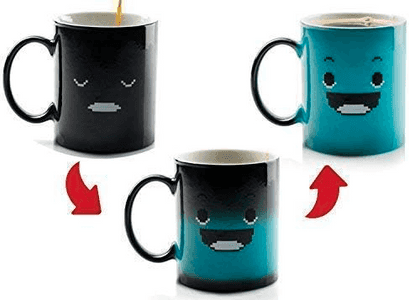 Une tasse de café qui change de couleur